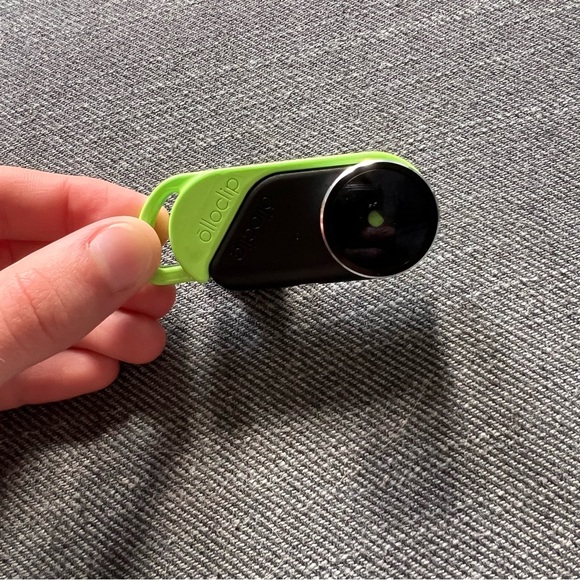 NWOT Olloclip 4in 1 lens for iPhone 6/6s and 6/6s plus - Picture 1 of 3